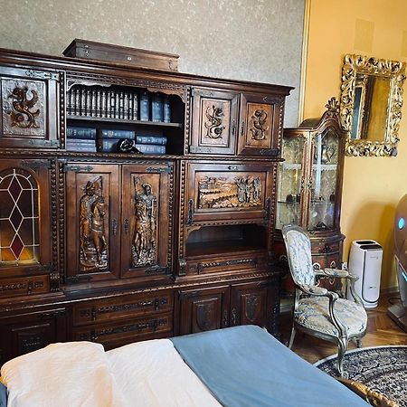 Classic Love Story In Old Cluj I Экстерьер фото