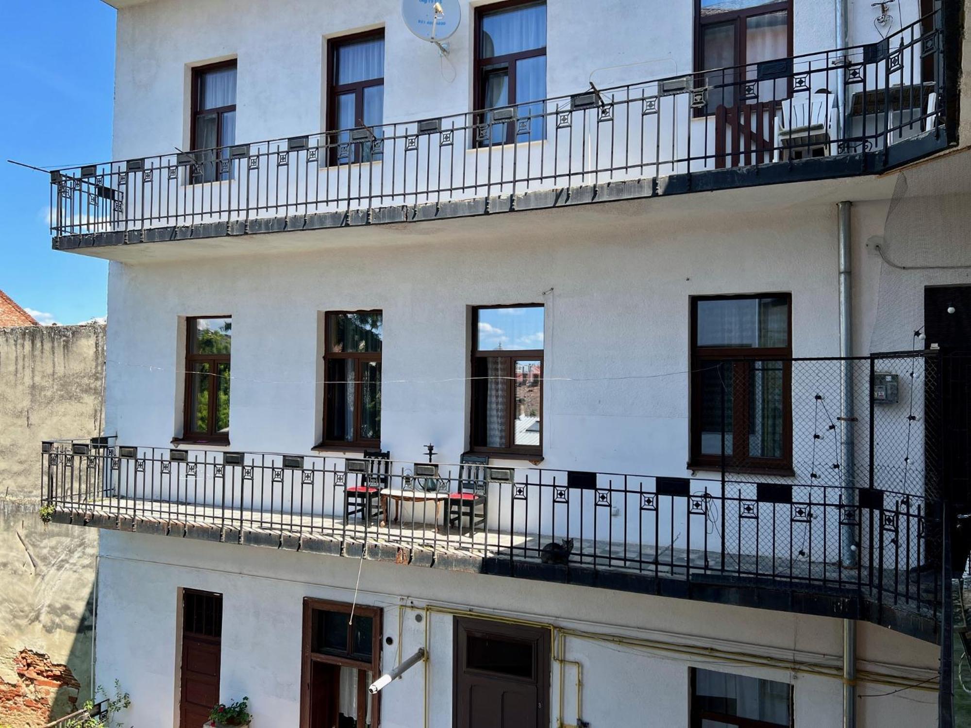 Classic Love Story In Old Cluj I Экстерьер фото